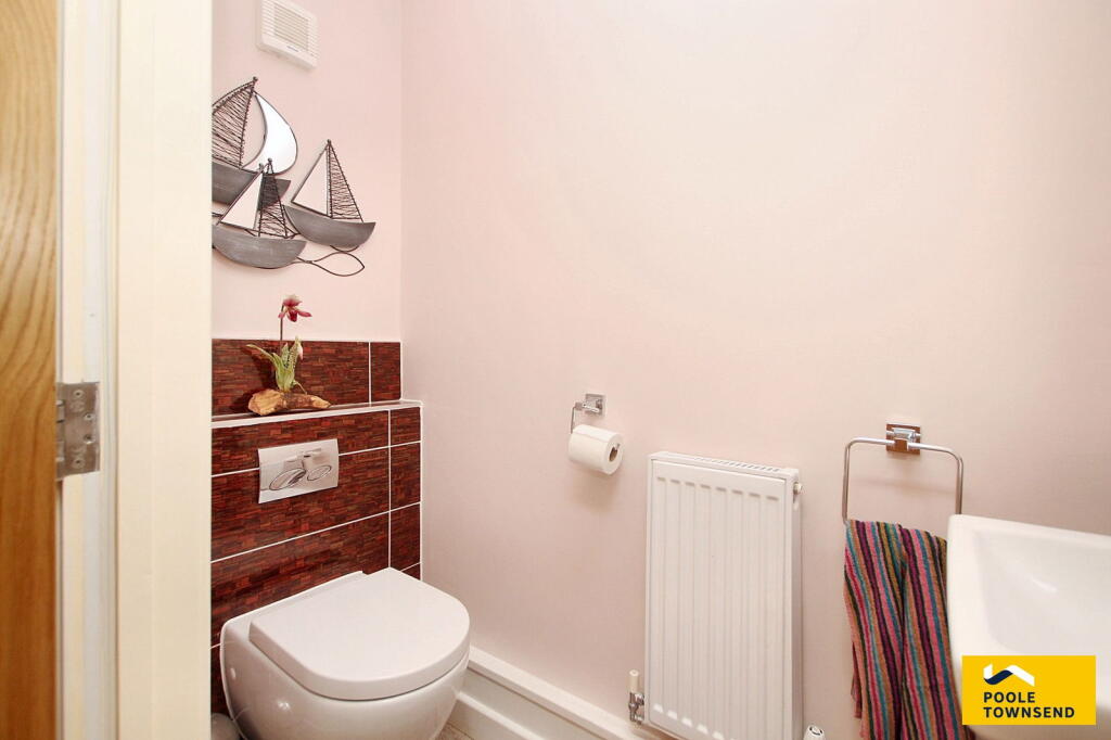 Plover Gardens, Barrow-in-furness, LA14 3AY photo 4
