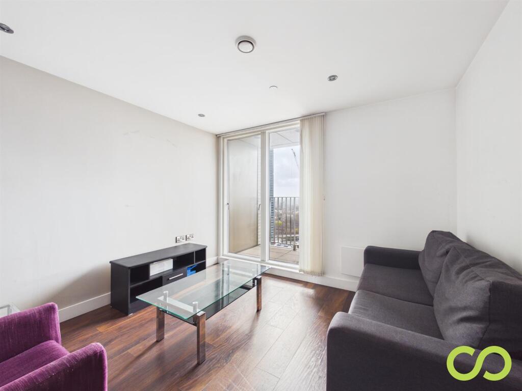 Apartment in Manchester, City Centre - View 4