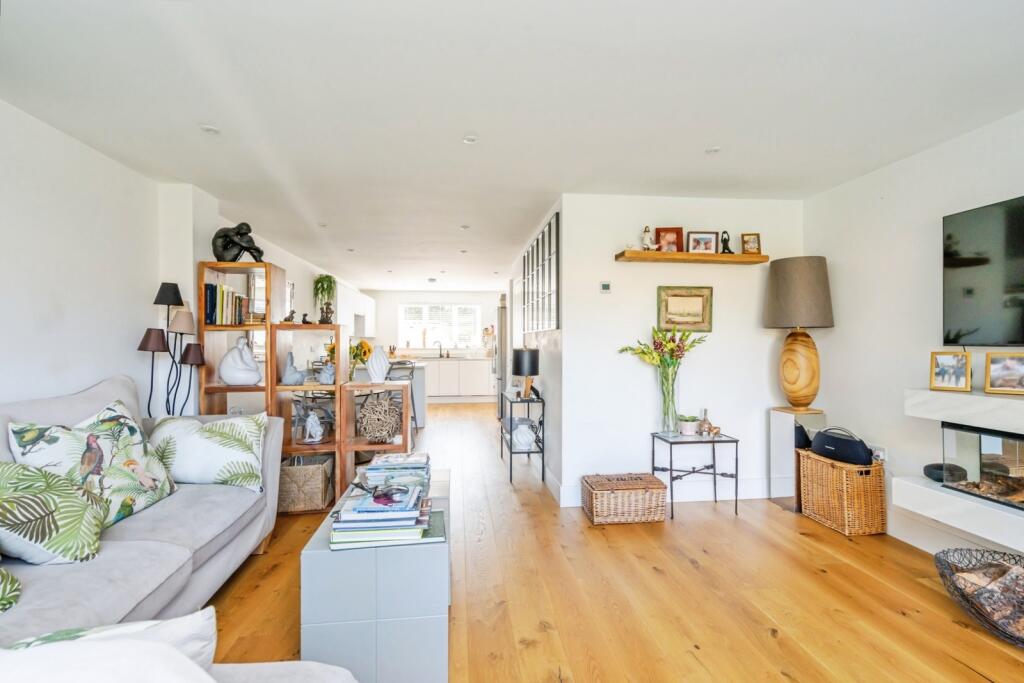 House in Portsmouth - More