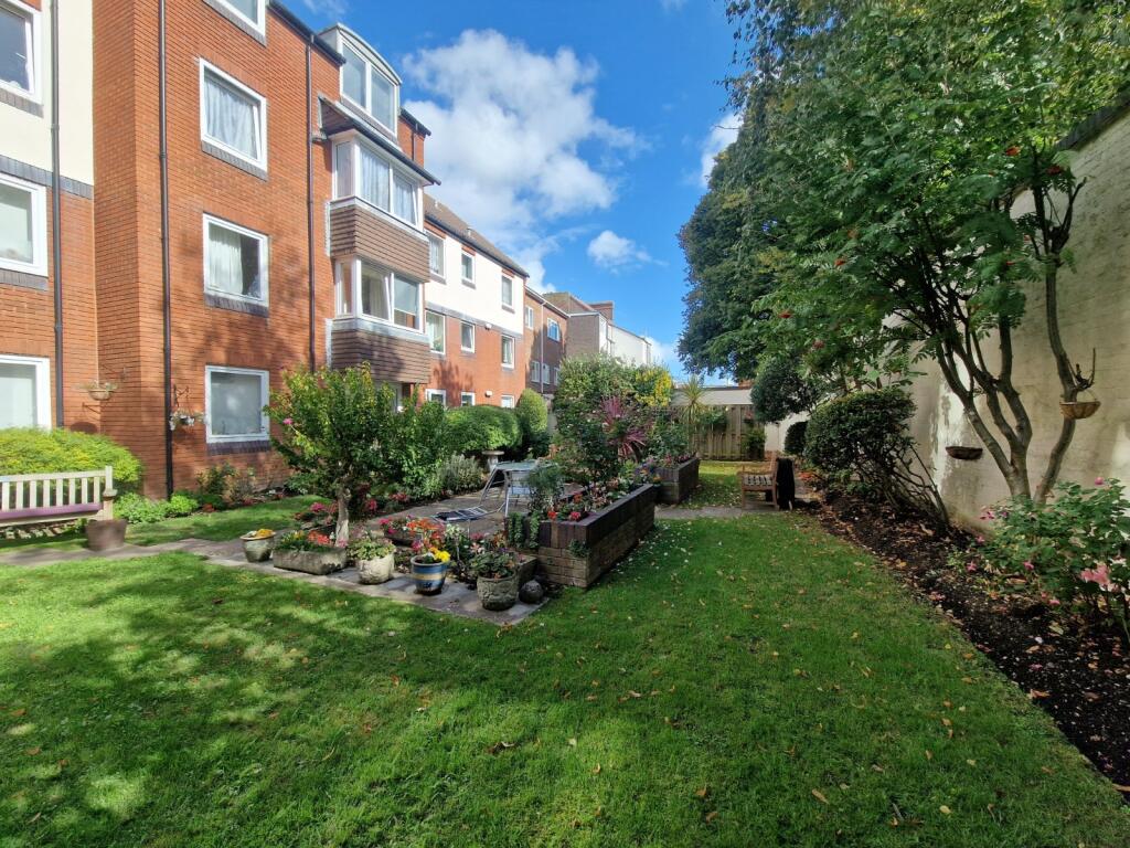 Apartment in Portsmouth - View 3