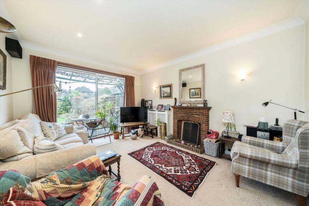 Avondale Avenue, Esher image 5