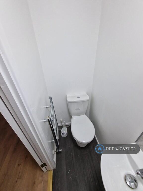 5 bedroom terraced house for rent