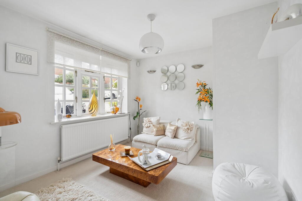 House in Harrow - More