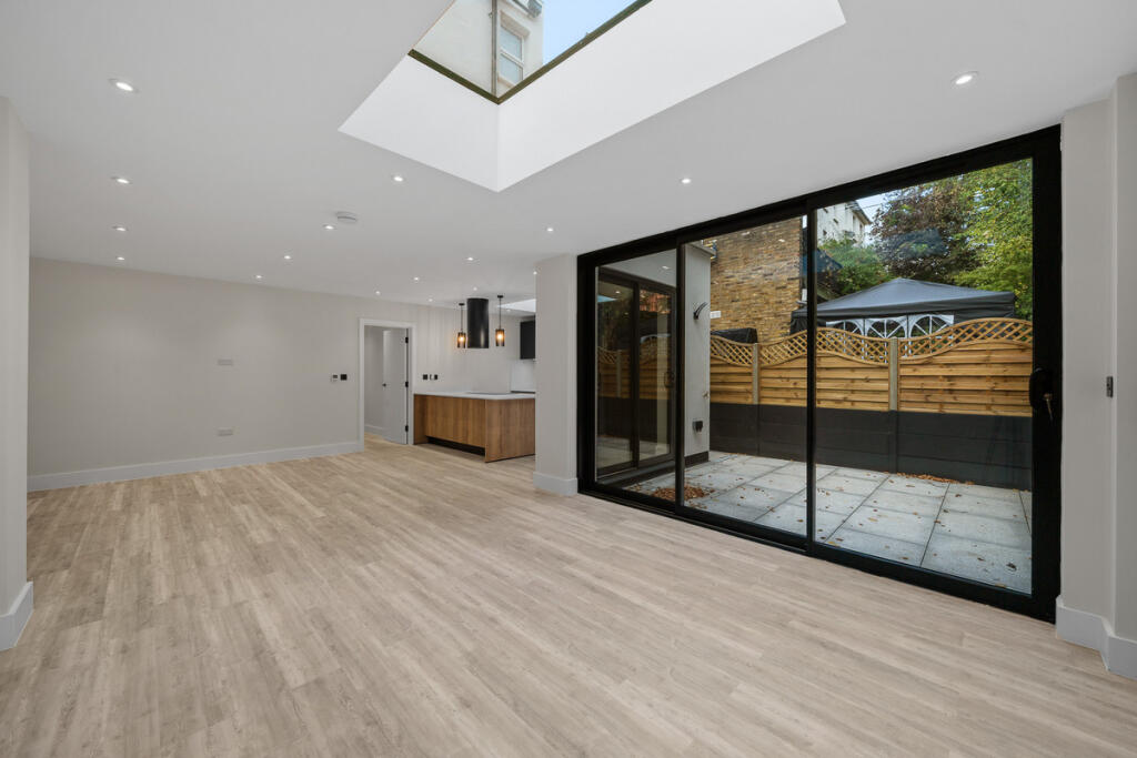 Apartment in London, South Hampstead - View 5