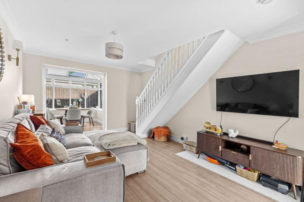House in Bourne End, Wooburn - View 2