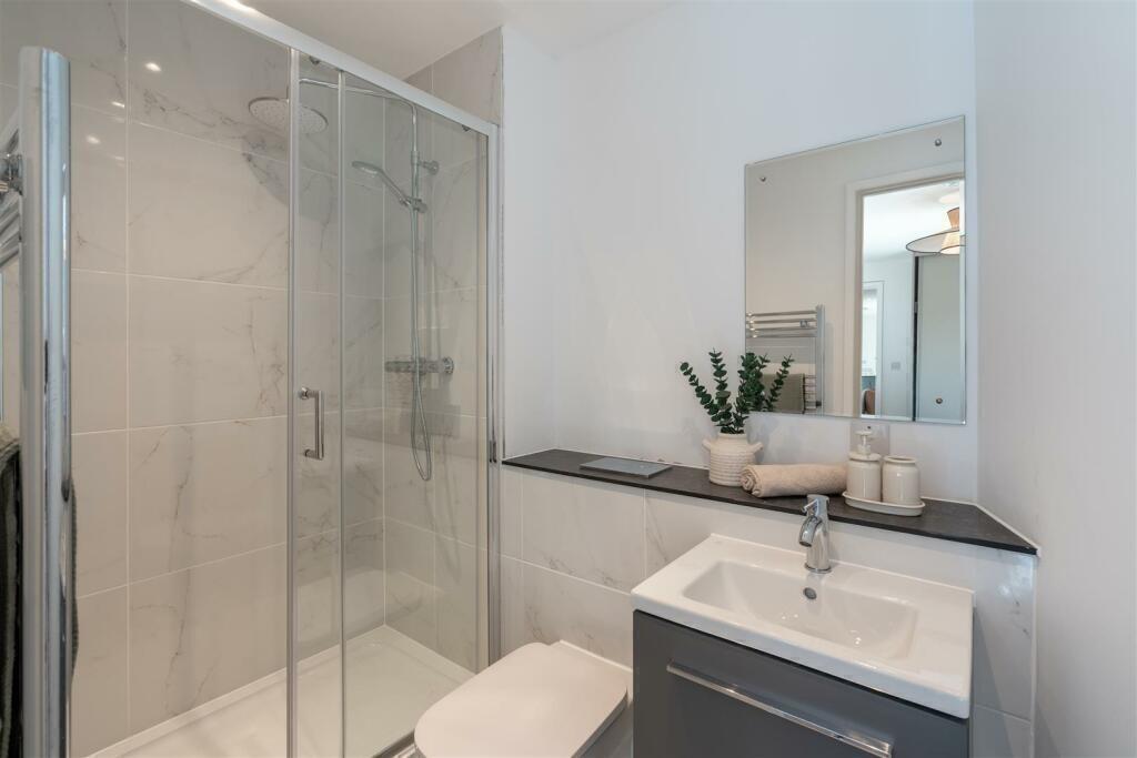 Apartment in Leeds, West Yorkshire - View 4