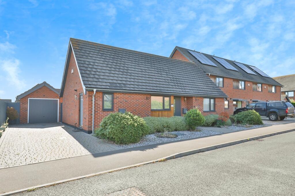 2-bed bungalow on Mayfly Road, Swaffham, £300,000