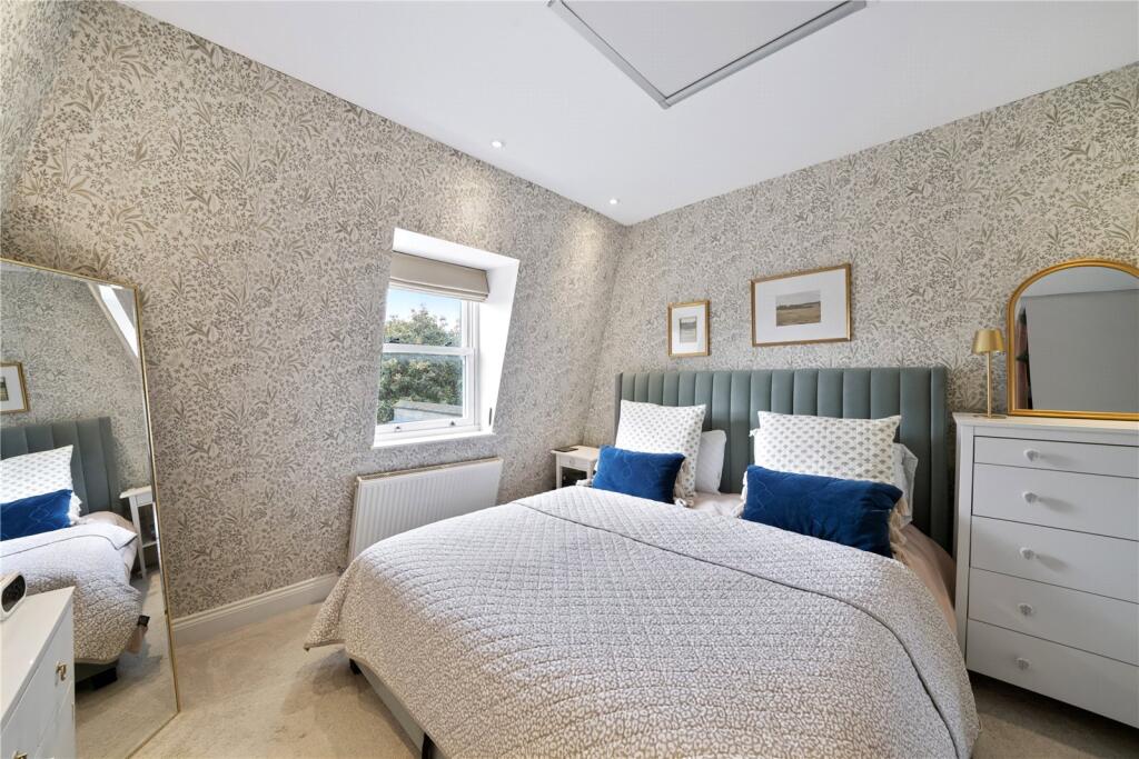 Apartment in London - View 3