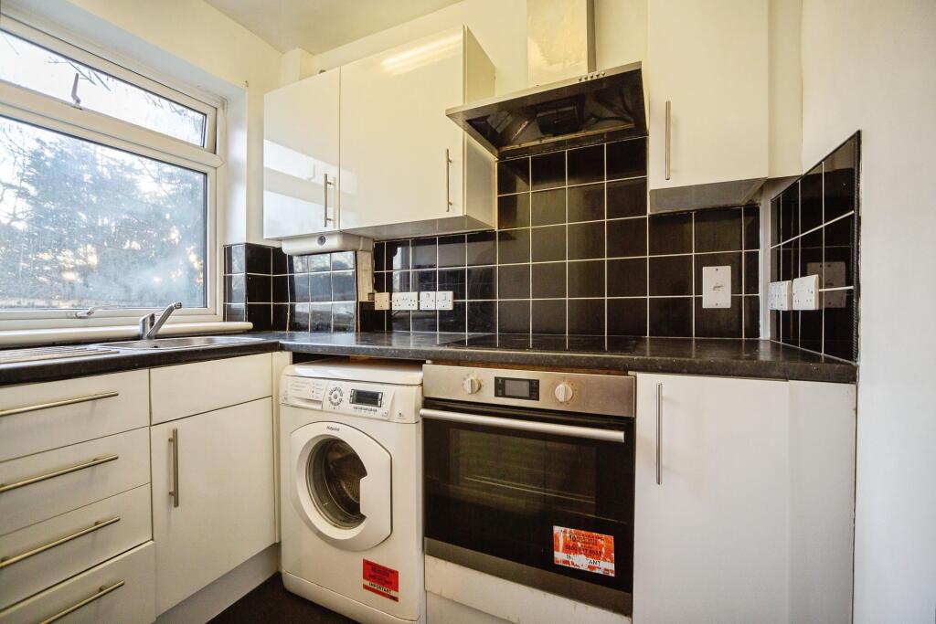 Apartment in London - View 3