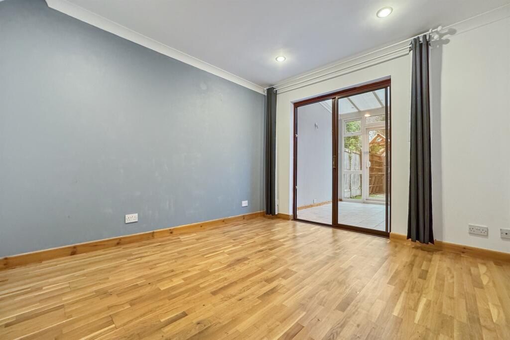 Main image of property: 2 bedroom Terraced House in Chichester