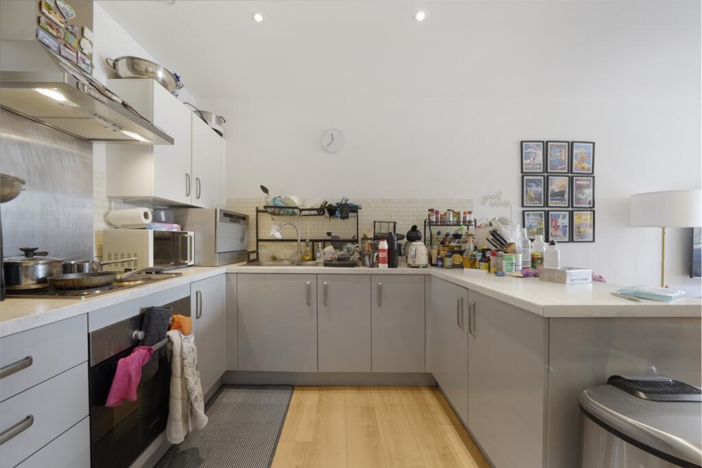 Apartment in London - View 5