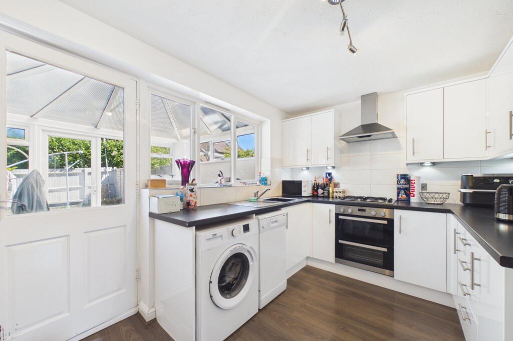 Howell Close, Warfield, Berkshire, RG42 - View 2