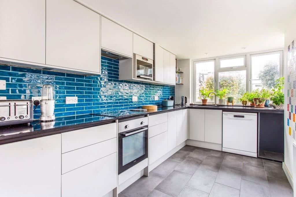 House in Slough - View 4