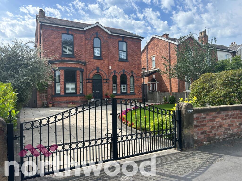 5-bed detached on Roe Lane, Southport, PR9, £600,000
