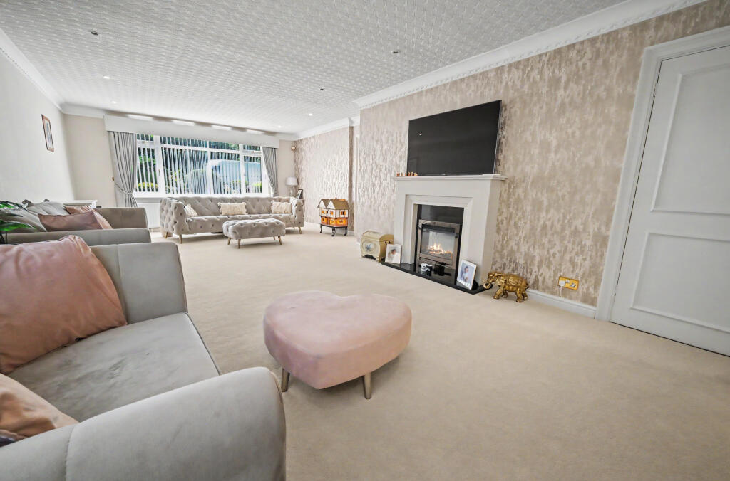 Codsall Road, Tettenhall, Wolverhampton, WV6  photo 4