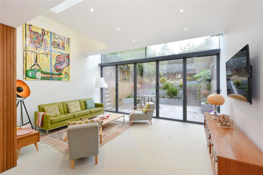 Main image of property: Cross Street, 
Angel, N1