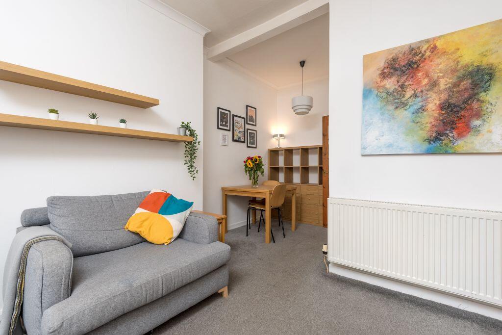 Apartment in Edinburgh, Gorgie - View 4