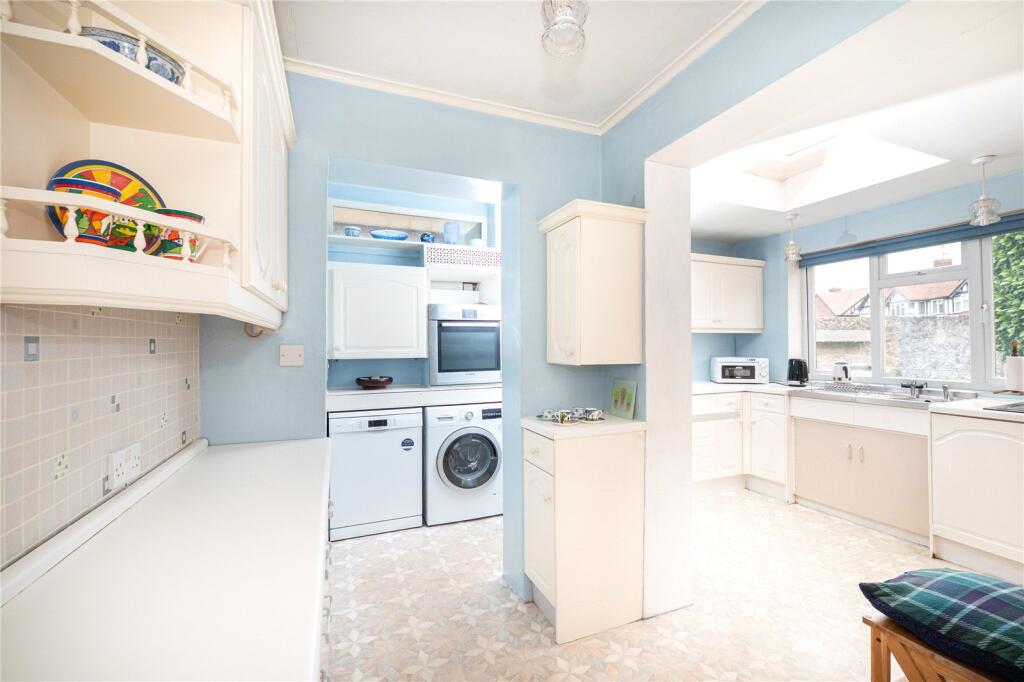 House in Twickenham - View 5