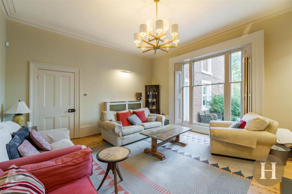 St. Peters Road, Harborne, B17 - More