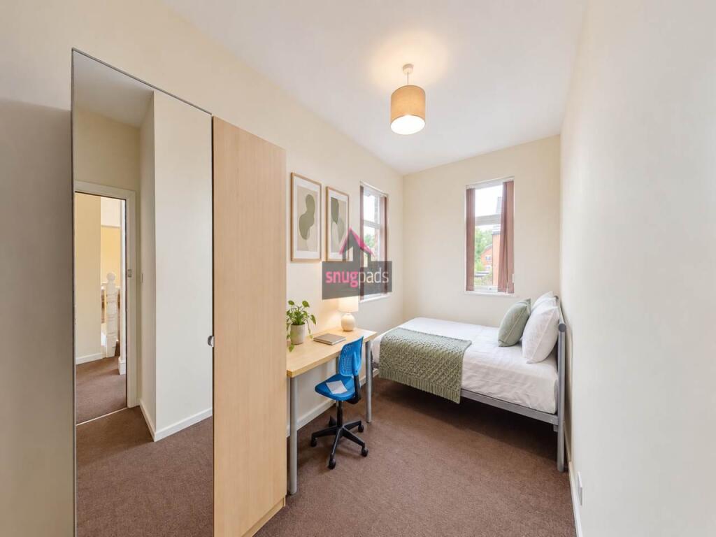 8 bedroom house for rent