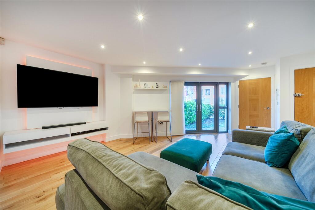 Main image of property: Masons Hill, Bromley