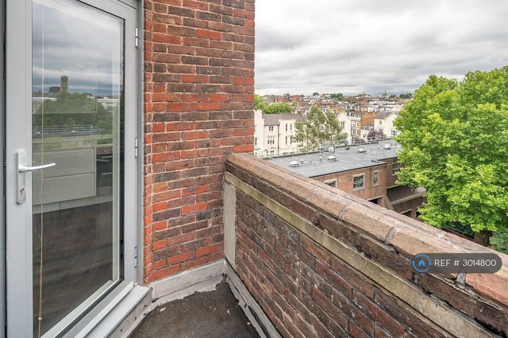Apartment in London - View 5