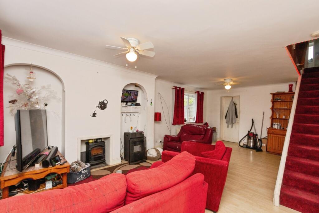 Roman Road, Basingstoke, Hampshire, RG23 - View 5