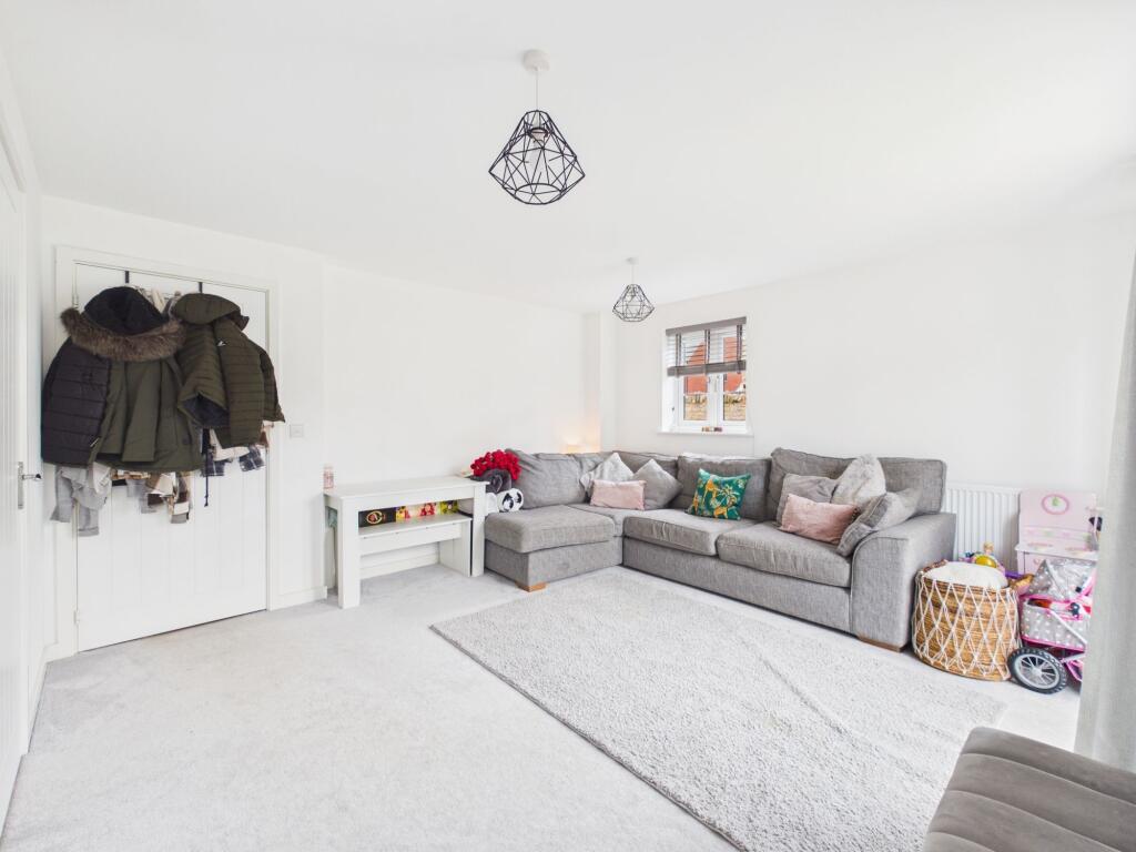 House in Towcester, West Northamptonshire - View 6