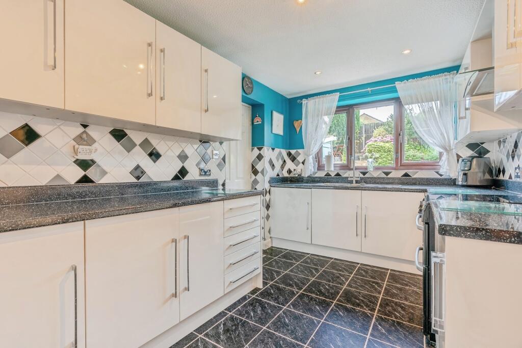 Stainton Drive, Burnley, Lancashire, BB12 photo 4
