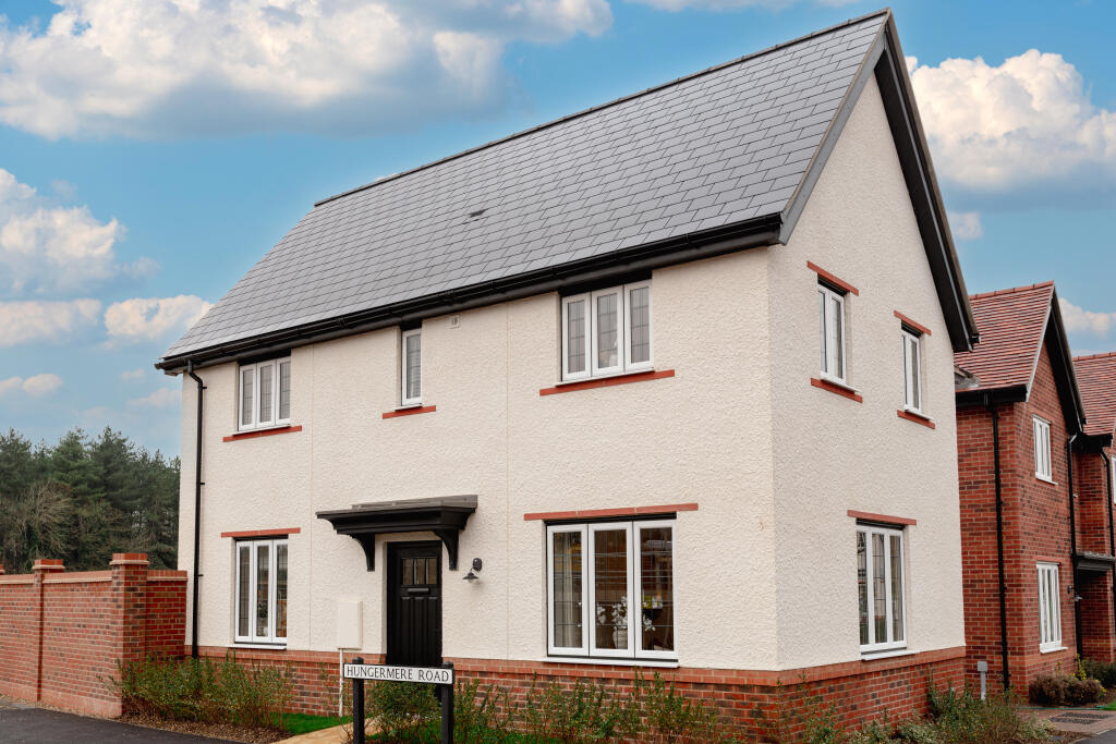3-bed detached on Beyton Road,
Thurston,
IP31 3QX, £375,000