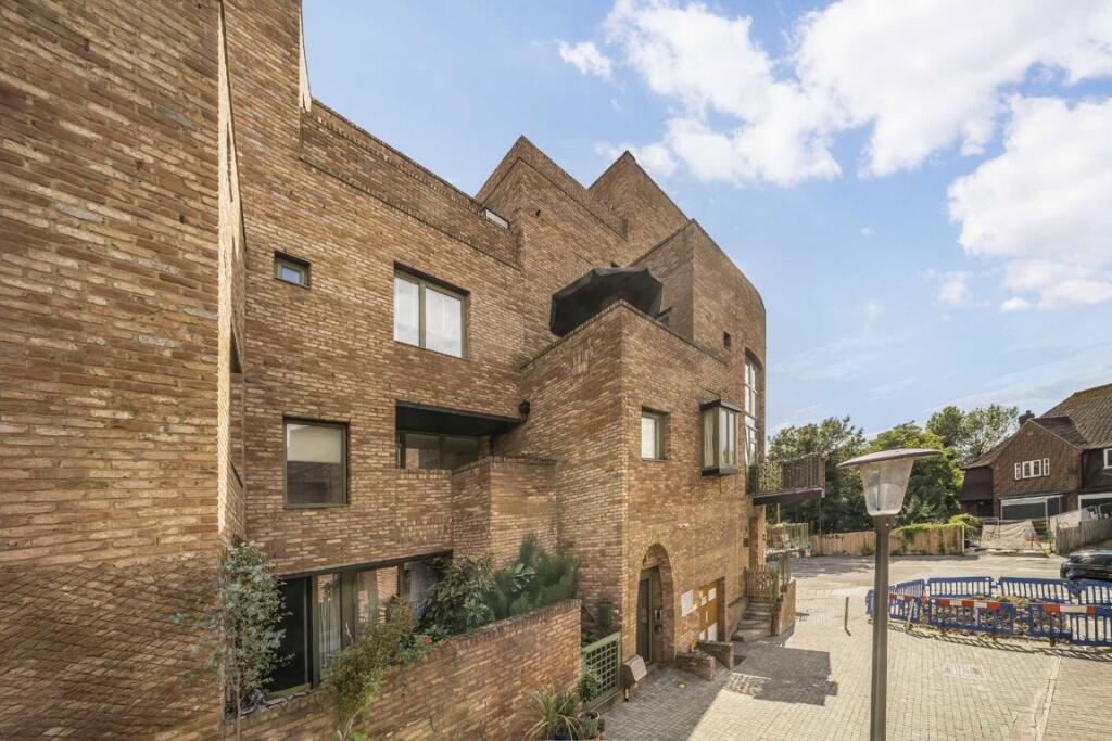 Main image of property: Edgewood Mews, Finchley