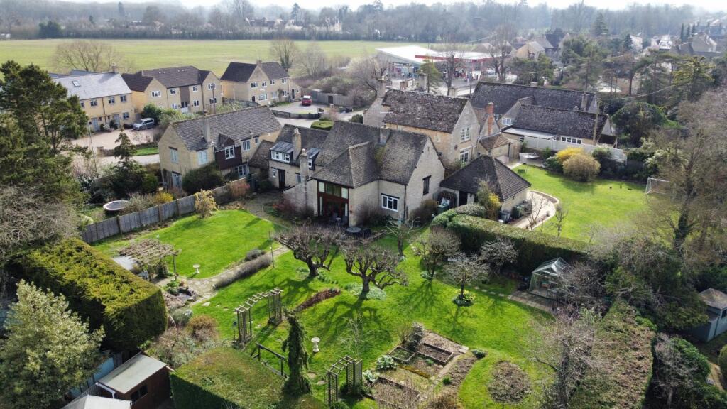 Main image of property: Burford Road, Lechlade, Gloucestershire, GL7