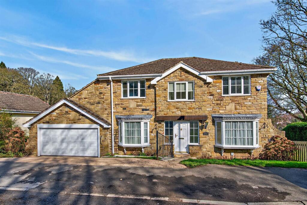 4-bed detached on Hall Rise, Bramhope, £550,000