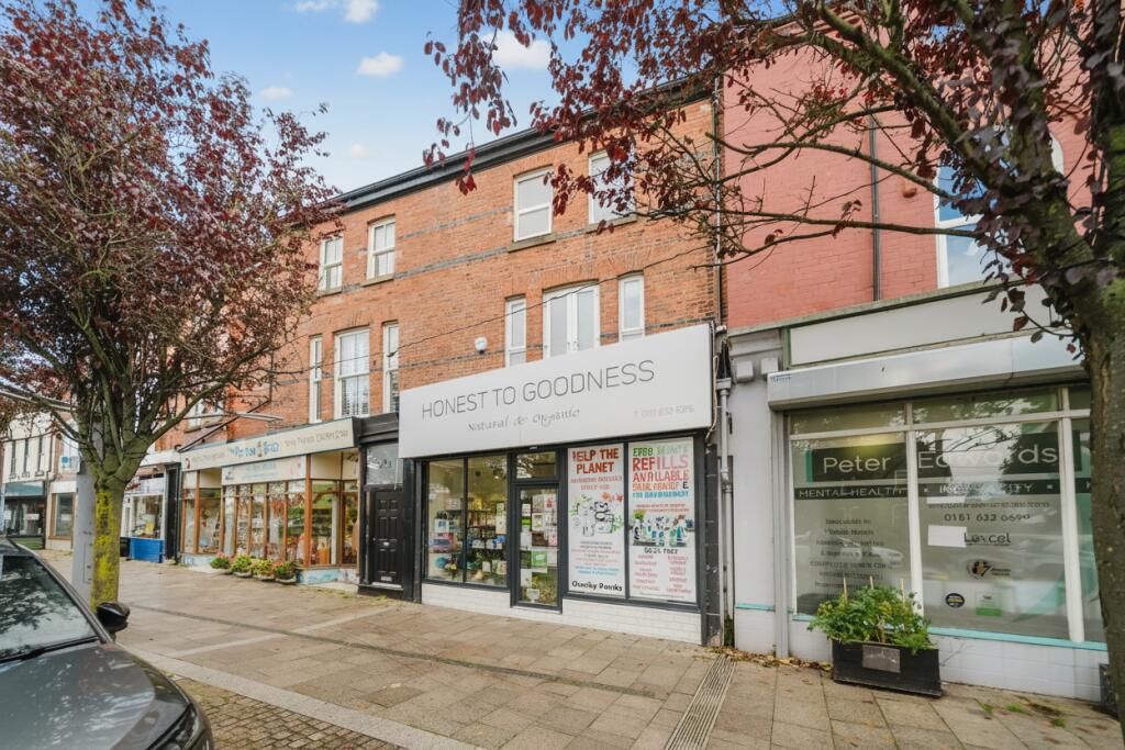 3-bed flat on Charles Road, Hoylake, Wirral, £300,000