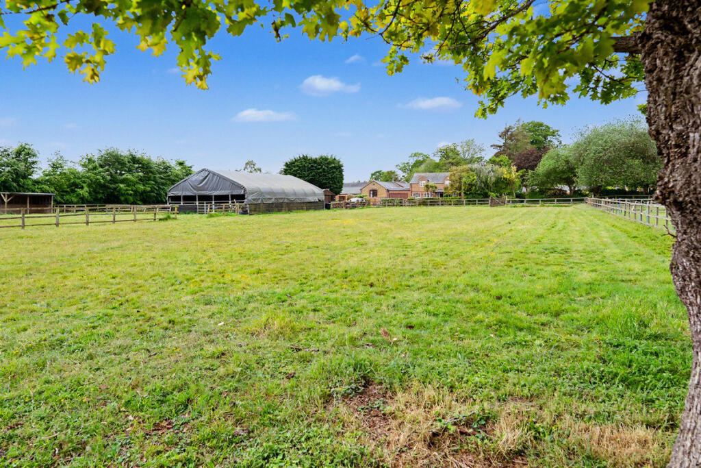 Whistlefield Cottages, Northampton, NN6 0AP - More