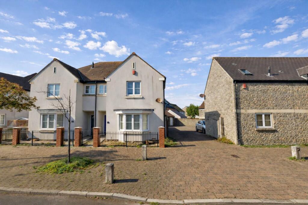 3-bed semi-detached on Longridge Way, Edge Of Weston Village - Larger Than Average Home, £295,000