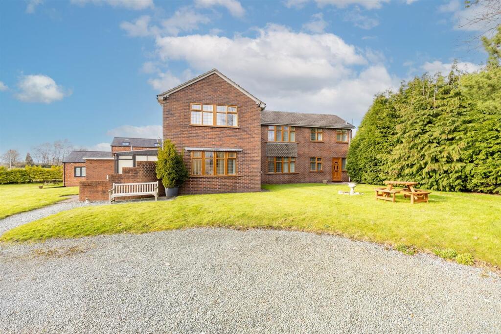 House in Whitchurch, Marbury and District - View 4