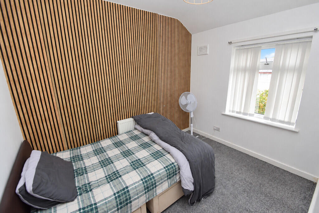 House in Bradford, Keighley - More