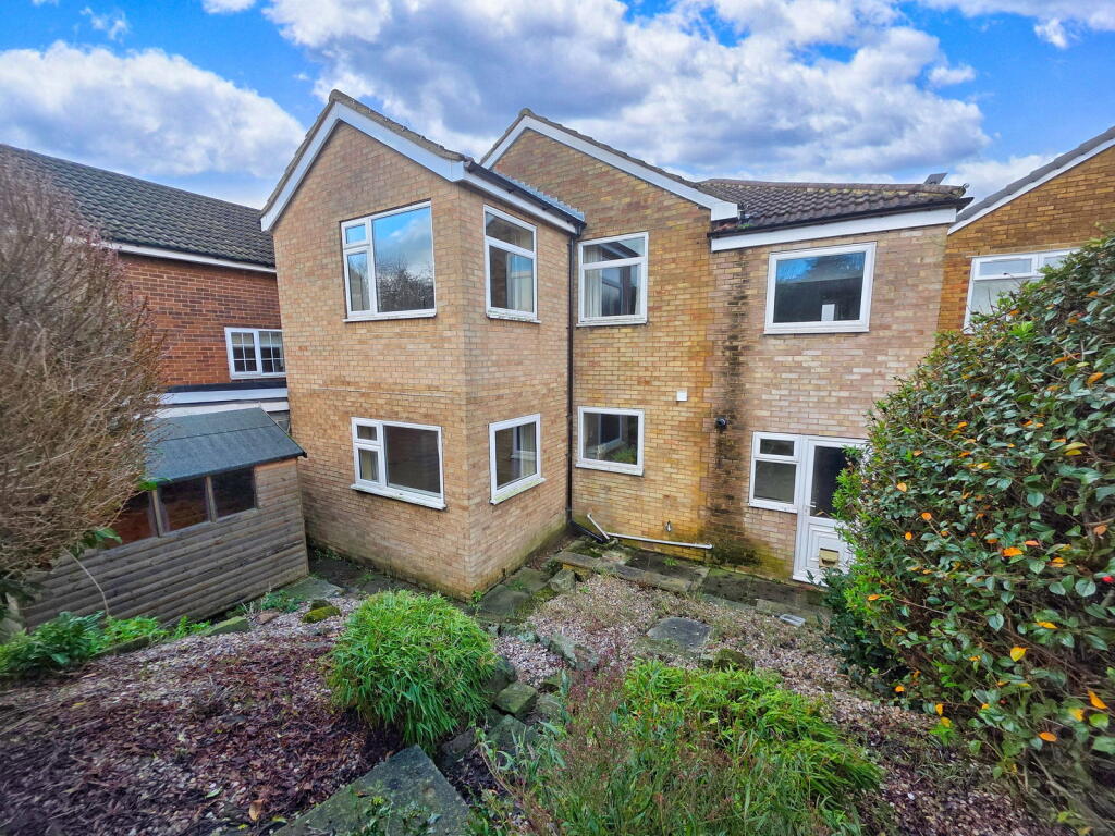 4-bed detached on Padua Rise, Darfield, Barnsley, S73 9PQ, £200,000