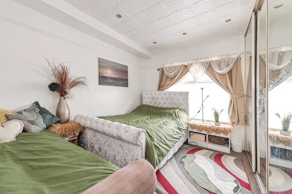 Additional image 9 of Avenue Road, BRADFORD