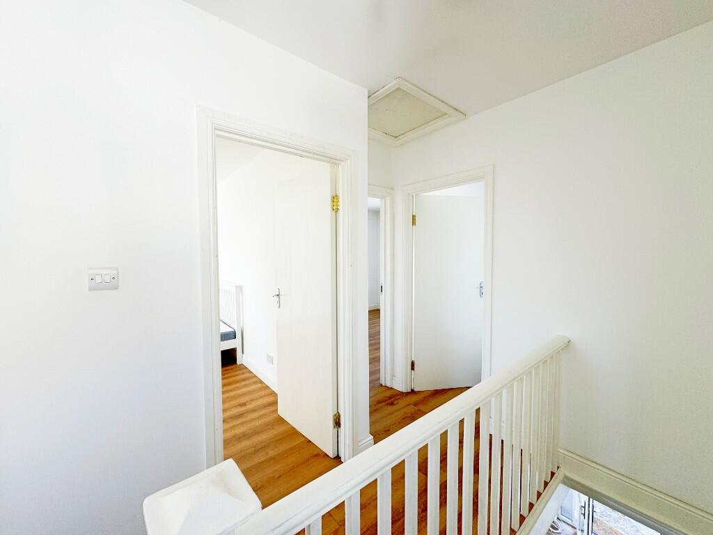5 bedroom semi-detached house for rent