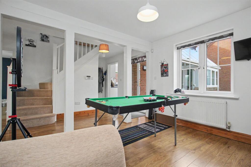Thistle Drive, Desborough, Kettering photo 3