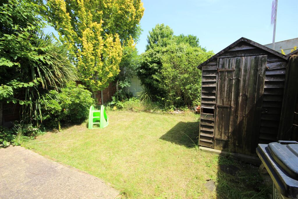 Apartment in Watford - More