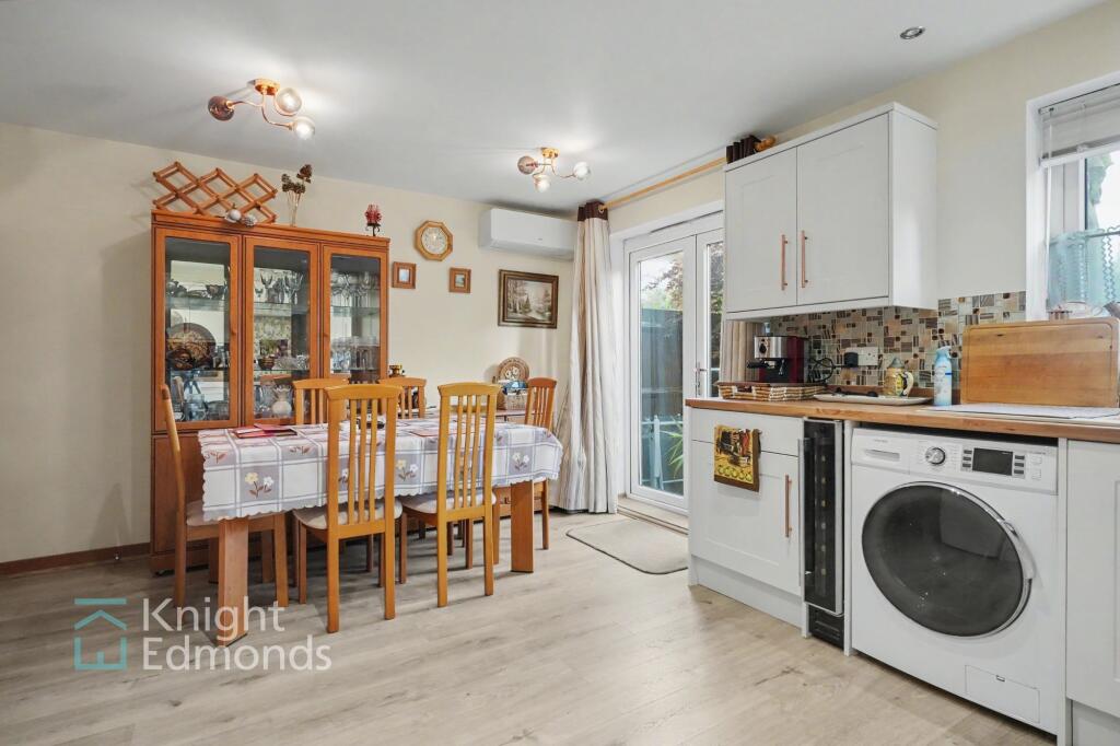 House in Maidstone, Shepway - More