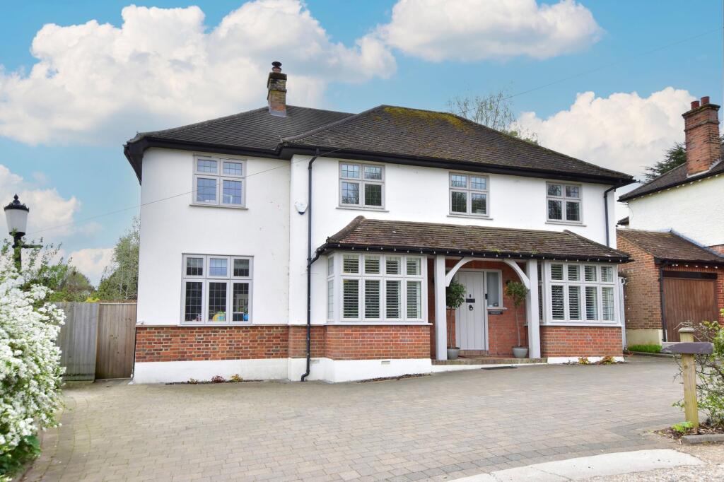 Main image of property: Common Lane Kings Langley WD4 8BL