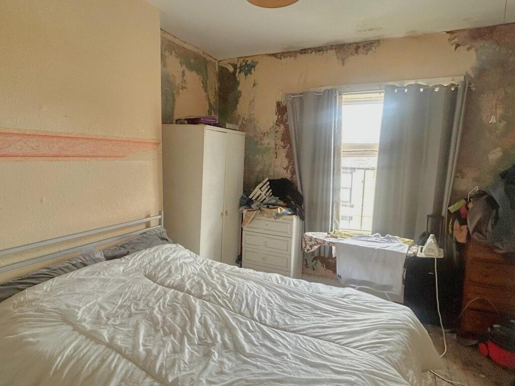 House in Bradford, West Yorkshire - View 5