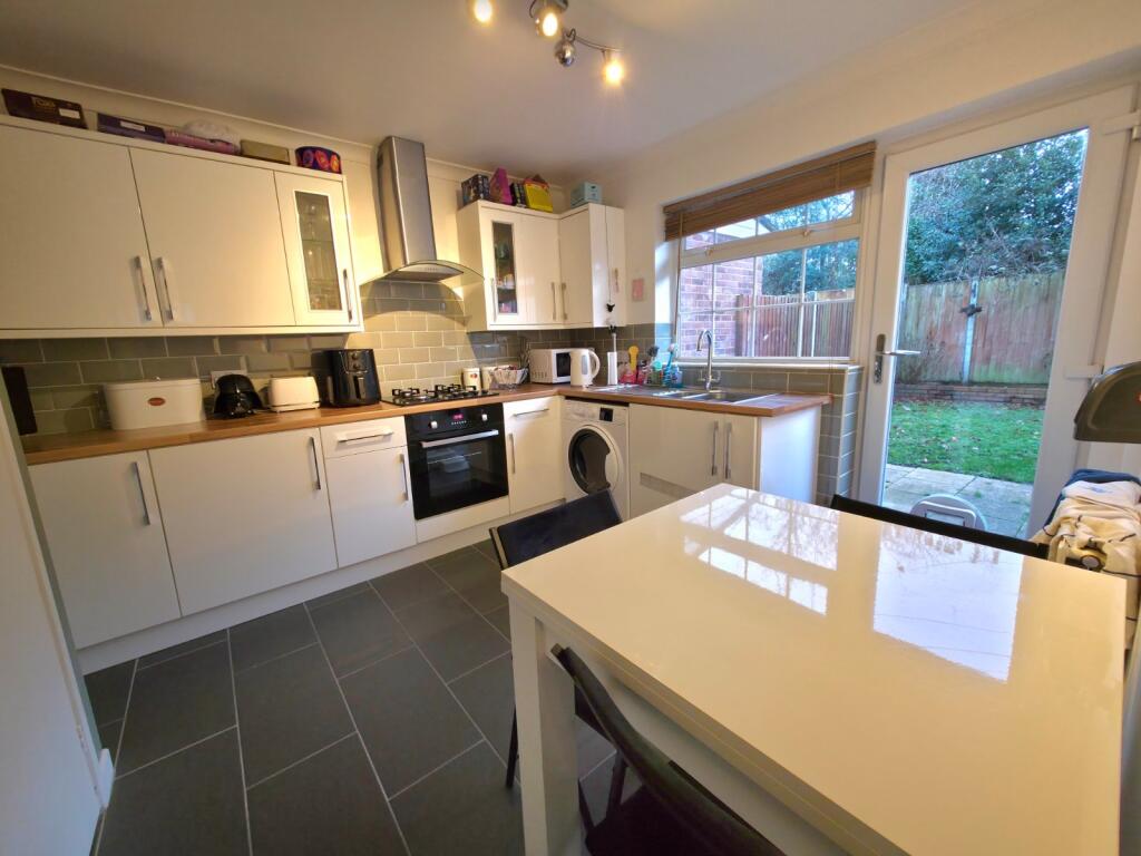 Tamar Road, Bulkington, SOLAR PANELS + BATTERY, Warwickshire, CV12 photo 4