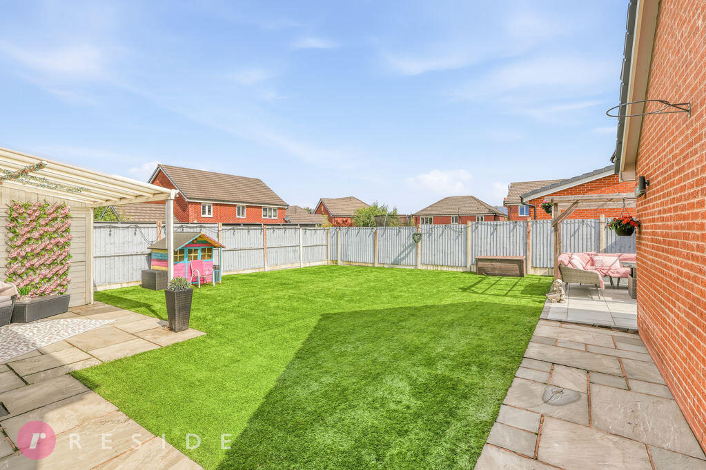 House in Rochdale, Balderstone - View 5