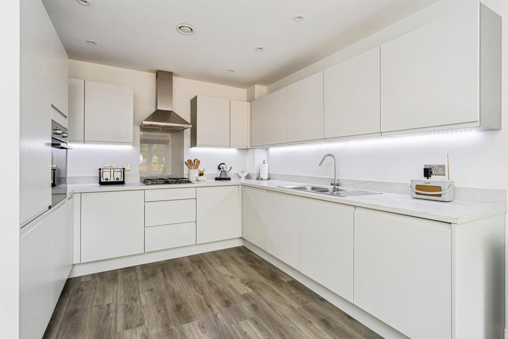 House in Burgess Hill, Wivelsfield - View 5
