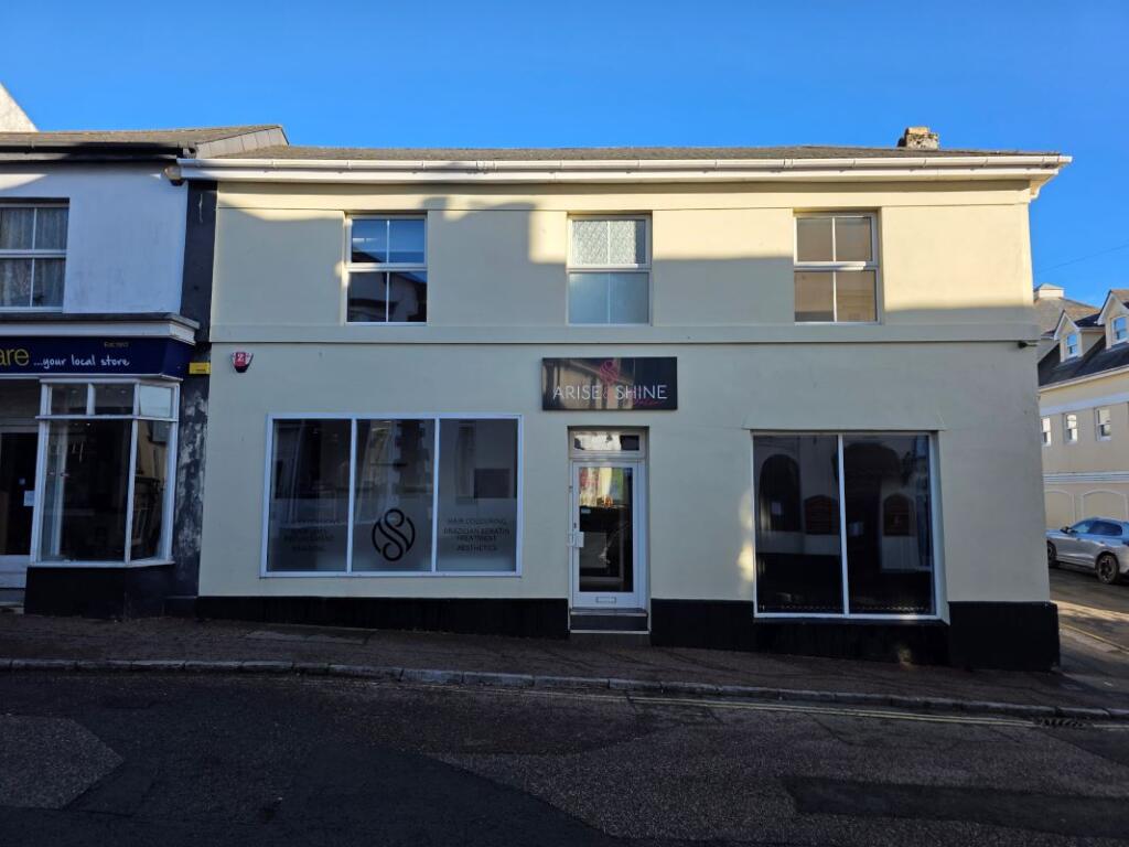 Main image of property: 83A Fore Street, St Marychurch, Torquay, Torbay, TQ1 4PZ
